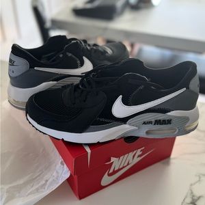 Nike Air Max Black and White Athletic Shoes